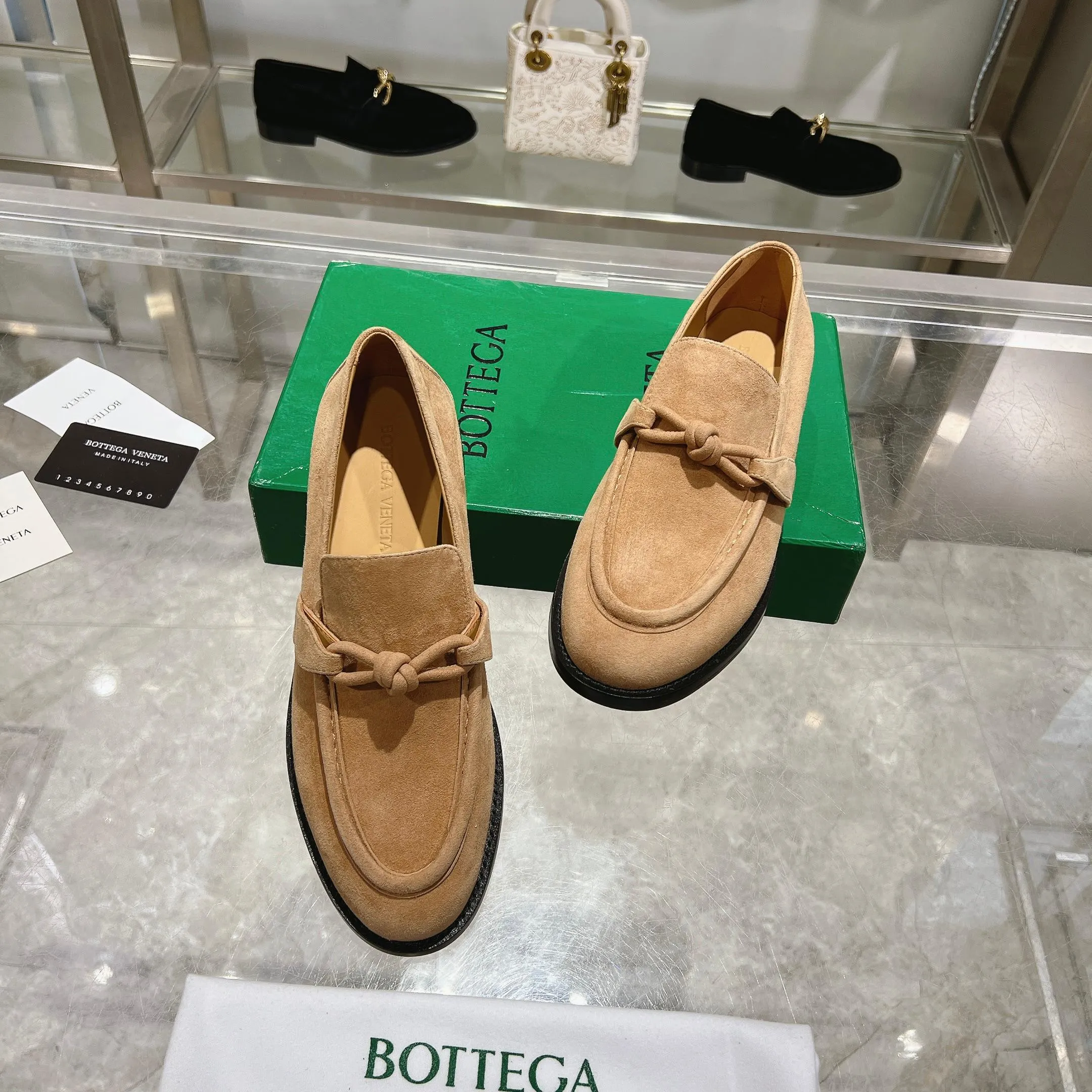 [BV] Top P: 840💰 Size: Female 35-39 (Female 40 custom-made) Male 39-44 (38.45 non-refundable) Bottega Veneta 2025 counter model! Small round toe loafers! Imported leather outsole! Imported grained cowhide! Solid color Niuli! !